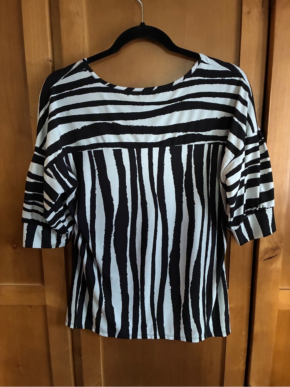 Adele & May Black & White Striped Women’s Top #120
